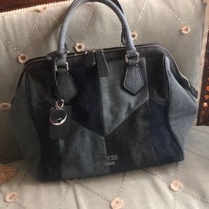 Guess Handbag in a great condition